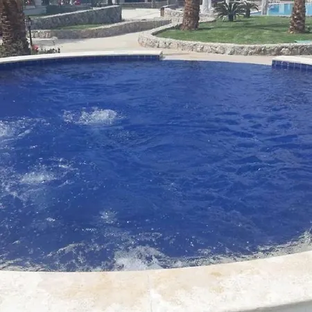 Dom wakacyjny Kani Akansu Caddesi Kibris Town Houses Karavas *
