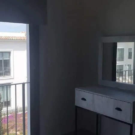 Dom wakacyjny Kani Akansu Caddesi Kibris Town Houses Karavas