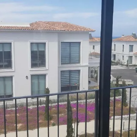 Kani Akansu Caddesi Kibris Town Houses Karavas